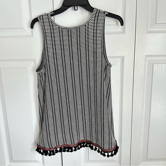 W5 Anthropologie Textured Black White Womens Top Tassle Fringe Hem Sz S Boho - Picture 2 of 6